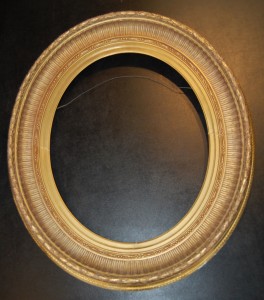 Oval-frame-(1-of-1)opt    